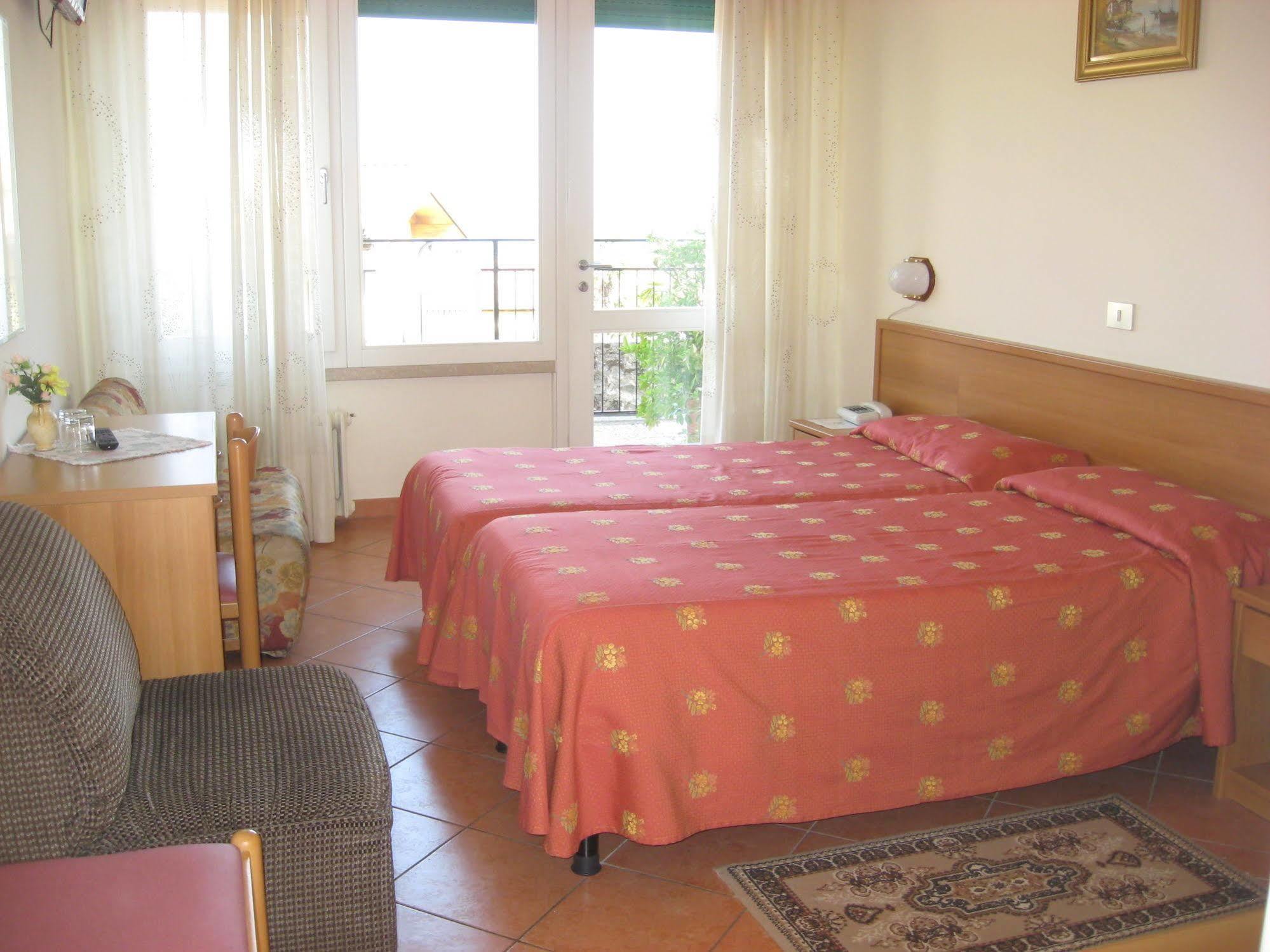 Hotel Susy Limone sul Garda Zewnętrze zdjęcie