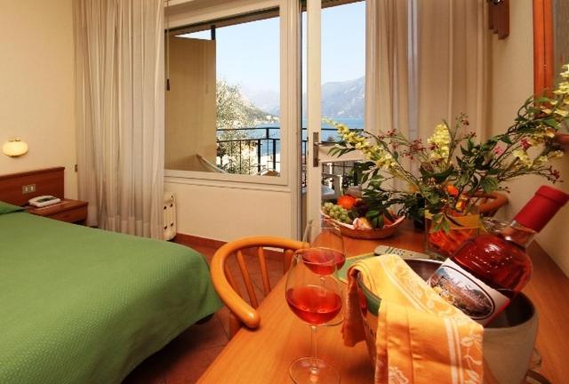Hotel Susy Limone sul Garda Zewnętrze zdjęcie